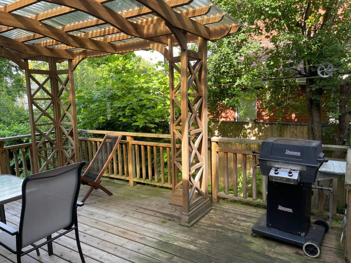 Holiday home Victoria Family Vacation - King Bed Private Yard Bbq Deck Gazebo - 4 Minutes To The Falls *